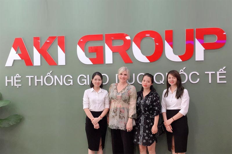 Giám đốc trường Canada trở thành đối tác chiến lược của AKI Group